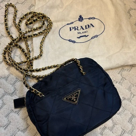 Prada - Picture 8 of 10